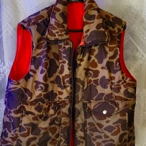 Reversible hunting vest